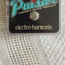 Electro-Harmonix Stereo Pulsar Tremolo Pedal