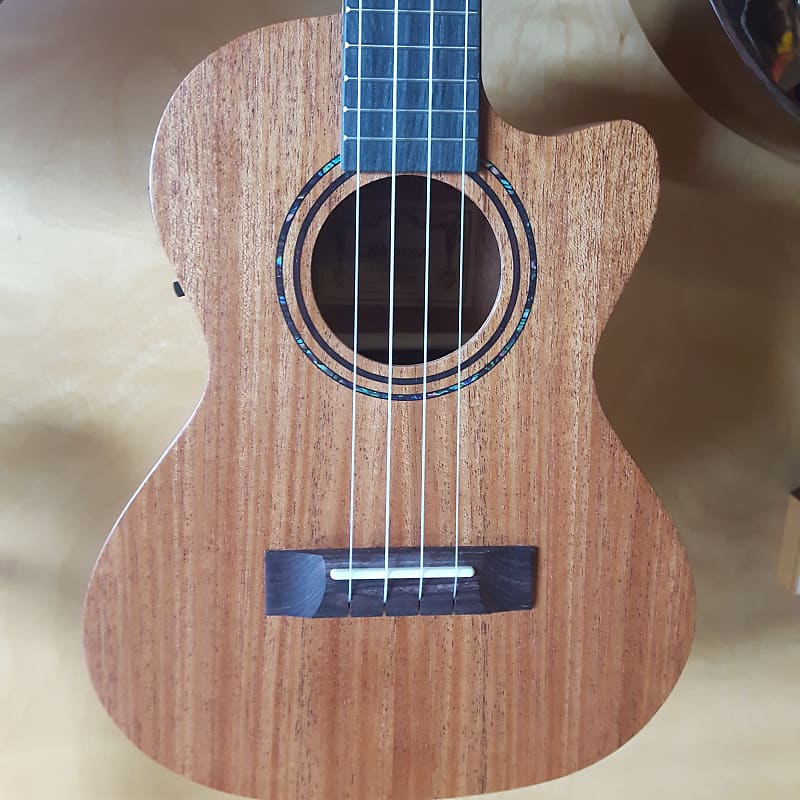 Alvarez tenor ukulele deals