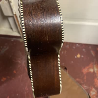Regal ukulele 1940 good condition mahogany with original case image 12
