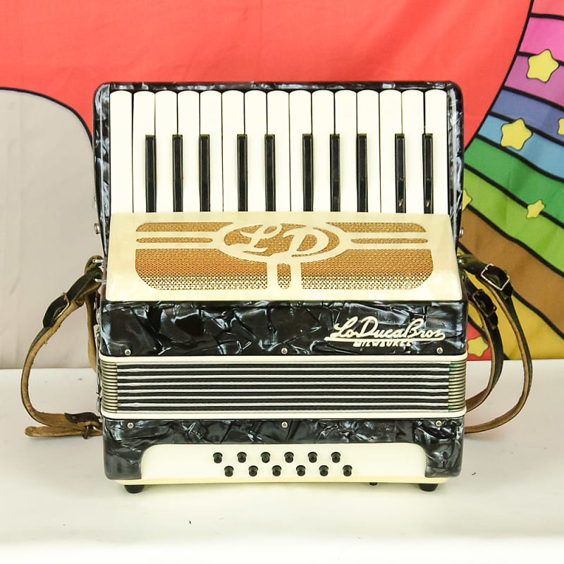 Lo Duca Bros アコーディオン Vintage Lo Duca Bros Milwaukee Petite Console Model Accordion