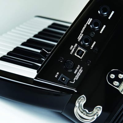 Roland FR-1X Premium V-Accordion Lite with 26 Piano Keys and Speakers, Black image 5