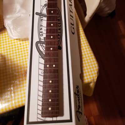 Fender Telecaster 2018 - Maple neck - Rosewood fingerboard image 5