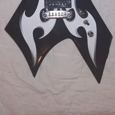 B.C. Rich Warlock 2007 Black With White Tribal Accent image 4