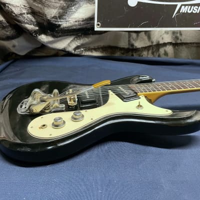 Mosrite Avenger Guitar with Bigsby + Case - Black image 7
