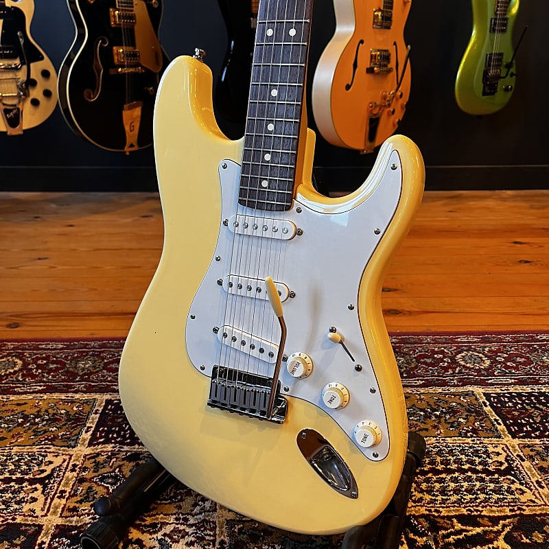 ギター fender american vintage stratcaster 1996 1996 Fender American Vintage '62 Reissue Stratocaster AVRI