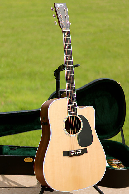 Martin dc aura shop dreadnought