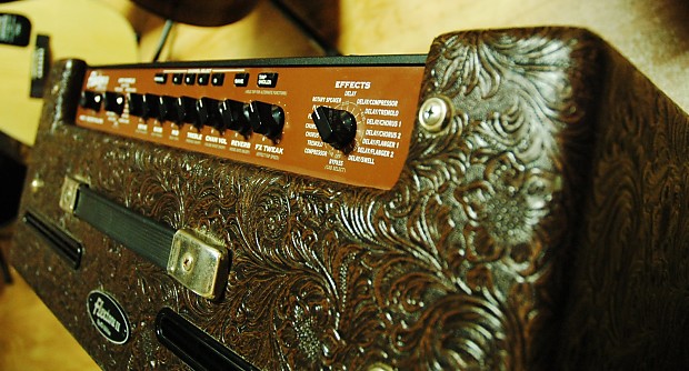 Line 6 Flextone II HD 100-Watt Stereo Digital Modeling Guitar Amp