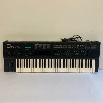 Yamaha DX7s w/ Travel Bag and Data Rom Expansion Cartrige