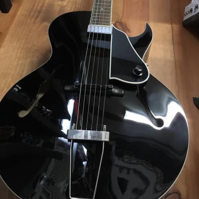 The Loar LH-350 Archtop Black Store Demo | Reverb