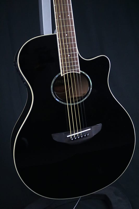 Yamaha APX600 Thinline Acoustic-Electric Guitar - Black