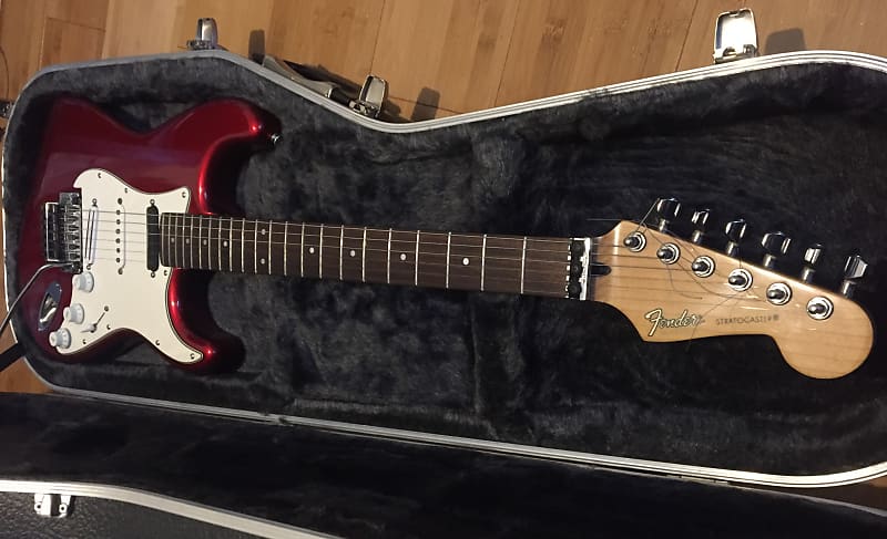 Fender Stratocaster Japan FujiGen 84/87 Candy Apple Red Fender Stratocaster Japan FujiGen 84/87 Candy Apple Red