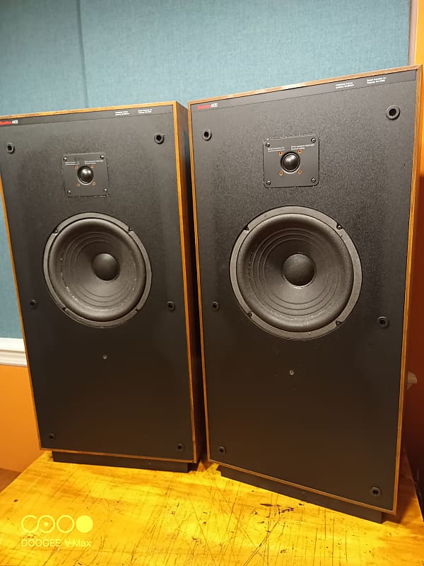 Boston Acoustics A100 1980 - Walnut simulated  			