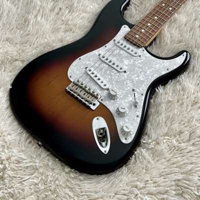 2004 Fender Highway One Stratocaster Sunburst Electric Guitar image 3
