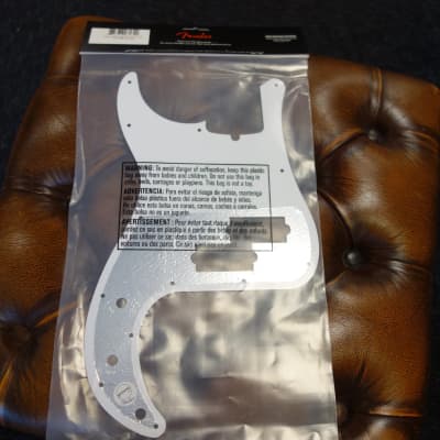 Fender Pickguard Precision Bass 13-Hole Mount Aged White Pearl 4-Ply image 2