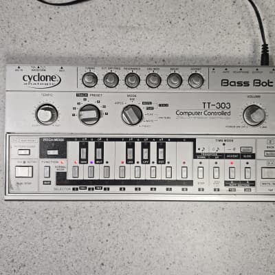 Cyclone Analogic TT-303 Bass Bot V1 | Reverb