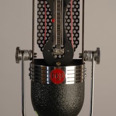 AEA R84 Ribbon Microphone image 4