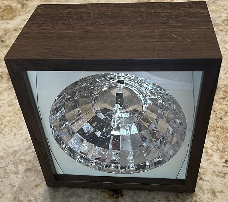 Realistic Xenon Strobe Light Reverb