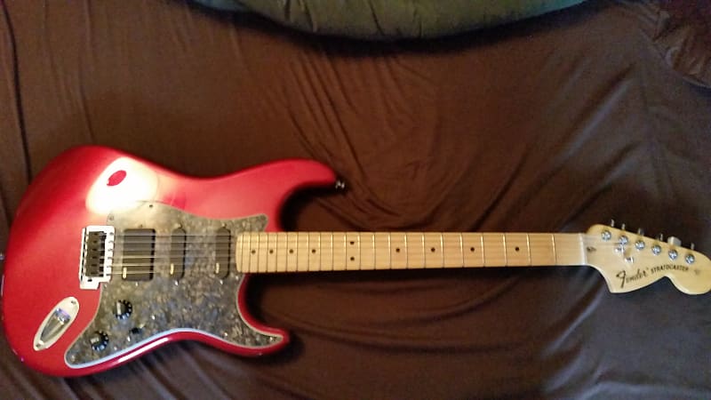 Fender American Special Stratocaster with Maple Fretboard  Candy Apple Red image 1