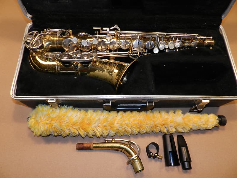 Selmer Bundy II Student Alto Saxophone Reverb