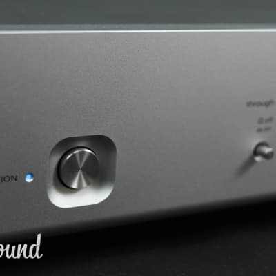 Luxman P-1u Headphone Amplifier in Near Mint Condition w/ Original Box image 5