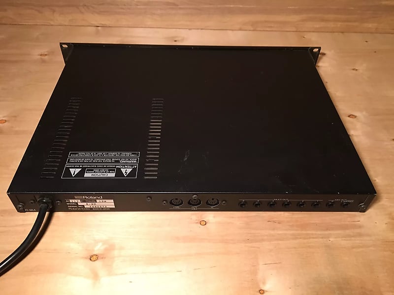 Roland R-8M Total Percussion Sound Module Black 1980s  image 2