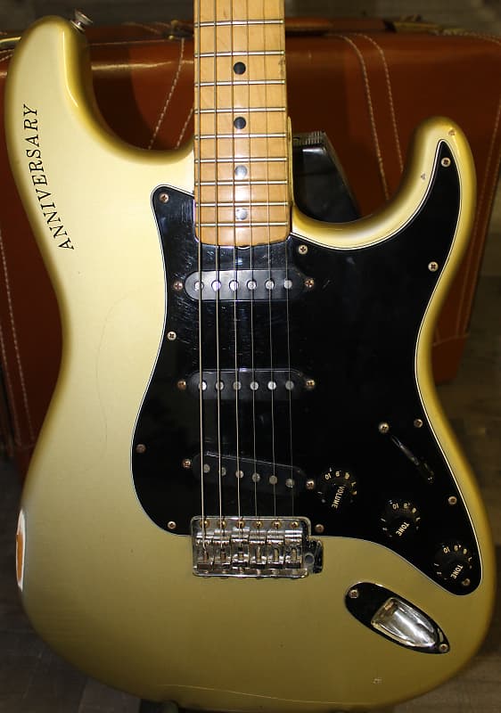 Fender 25th Anniversary Stratocaster  1979 Shore line Gold  With Original Case! image 1