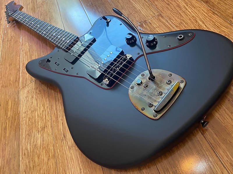 Fender noir outlet jazzmaster