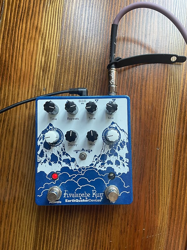 EarthQuaker Devices Avalanche Run Stereo Reverb & Delay with Tap Tempo