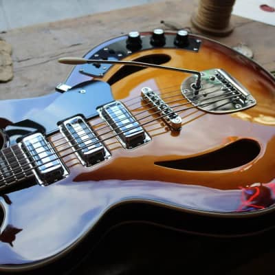 VINTAGE REVO Series 'Custom Supreme' Baritone VI Semi-Acoustic Guitar ~ Tobacco Sunburst, 3, 93 KG image 4