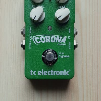TC Electronic Corona Chorus 2011 - Present - Green for sale