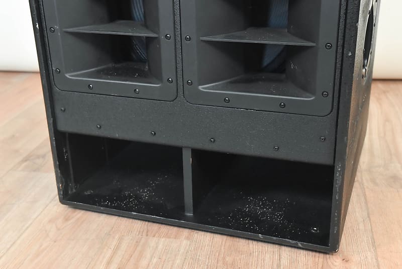 Mackie SWA1801z 800W 18