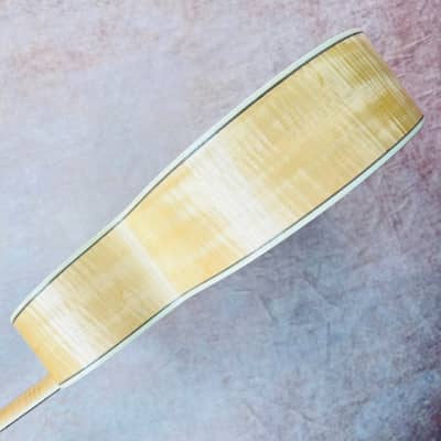 Gibson Custom SJ-200 Vine Acoustic Guitar 2004 - Natural image 22