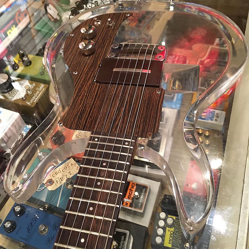 Vintage File】#28(最終回) Ampeg 1971年製 Dan Armstrong Lucite Guitar ～ステージで輝くクリスタル～  – GuitarQuest イシバシ楽器が送る楽器情報サイト