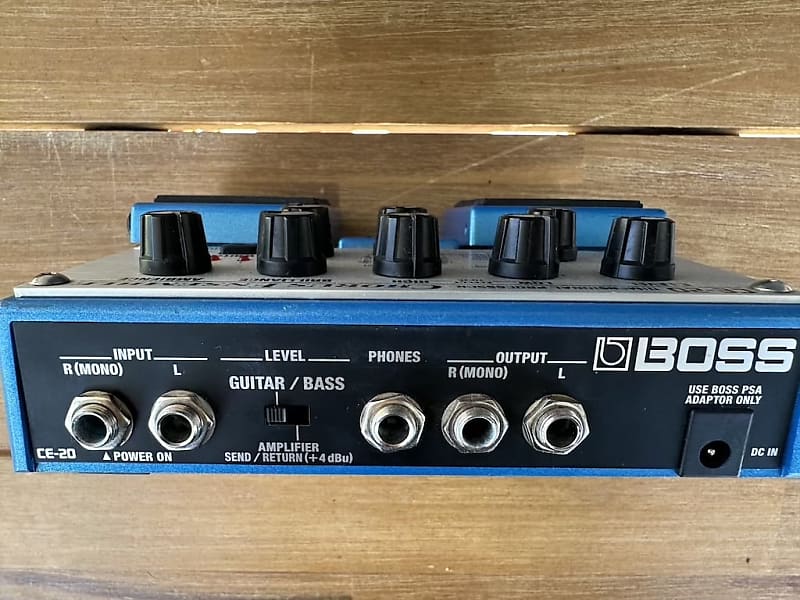 ギター BOSS CHORUS ENSEMBLE CE-20 Boss CE-20 Chorus Ensemble Twin Effects Pedal | zZounds