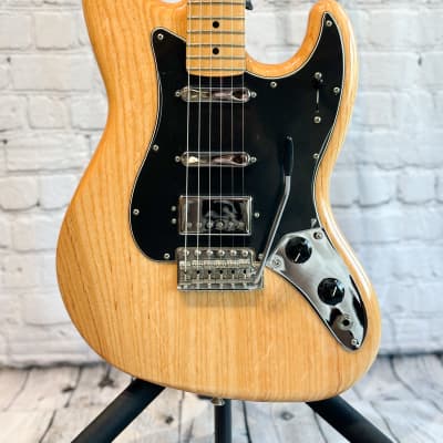 Fender Alternate Reality Series Sixty-Six HSS with Maple Fretboard 2019 - Natural image 2