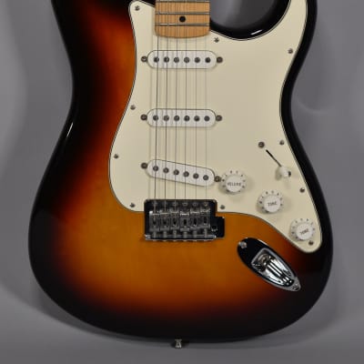 2009 Fender Standard Stratocaster 3-Tone Sunburst MIM image 2