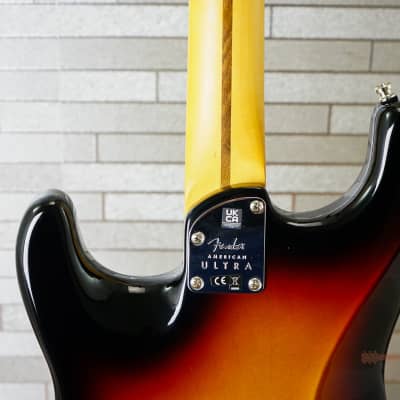 Fender American Ultra Stratocaster with Maple Fretboard - Ultraburst image 6