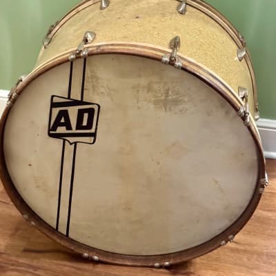 Pearl Vintage Pearl red Sparkle 22 x 14 Bass Drum, 1960s