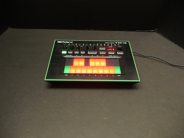 Complete Roland AIRA set (System-1, MX-1, TR-8, TB-3, VT-3 Complete Roland AIRA set (System-1, MX-1, TR-8, TB-3, VT-3