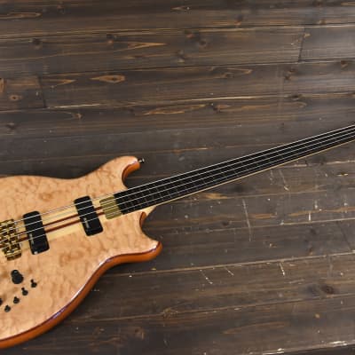 Alembic Custom Stinger Omega lined fretless Bass guitar w LED's 5A Quilted Maple image 22