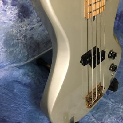 Vantage Avenger Bass  1980's Silver with case image 4