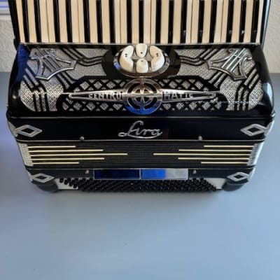 LIRA Centro Matic Model 10 Accordion! Vintage and Beautiful! - w/ Deluxe Case. Sale Benefits Music Education Nonprofit! image 9