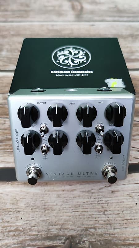 Darkglass Vintage Ultra V1 - bass preamp pedal