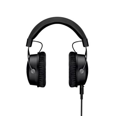 Beyerdynamic DT 1770 Pro 250 Ohm Studio Headphones Bundle with Mackie Headphone Amplifier image 9