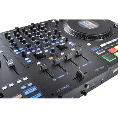 RANE DJ PERFORMER 4 canaux, plateaux motorisés, stems Serato, 16 pads image 7