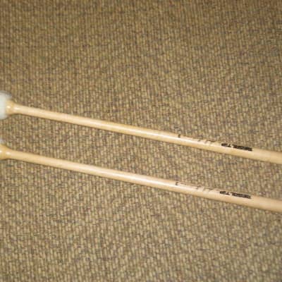 ONE pair "new" old stock (felt heads have fuziness) Regal Tip 602SG (GOODMAN # 2) TIMPANI MALLETS, STACCATO - small hard inner core covered with two layers of felt -- rock hard maple handles (shaft), includes packaging image 4