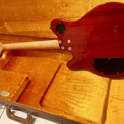 Michael Tuttle Carve Top Special Fender Custom Shop Hahn