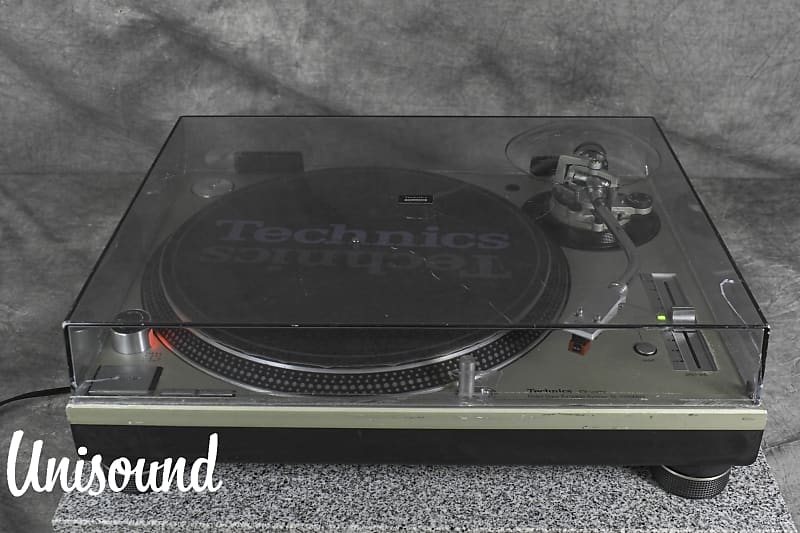 Technics SL-1200MK5 Silver direct drive DJ turntable in Very Good condition.