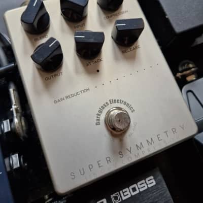 Darkglass Electronics Super Symmetry Compressor