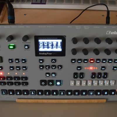 Elektron Analog Four MKII 4-Voice Tabletop Analog Synthesizer 2017 - Present - Grey
